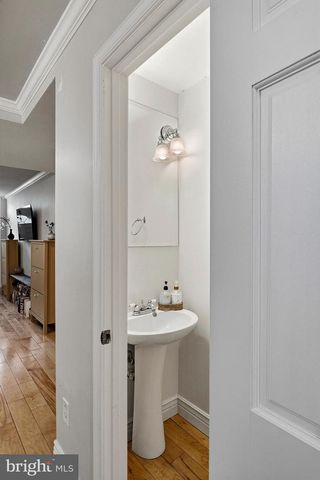 121 W HAMBURG ST, Baltimore, MD 21230