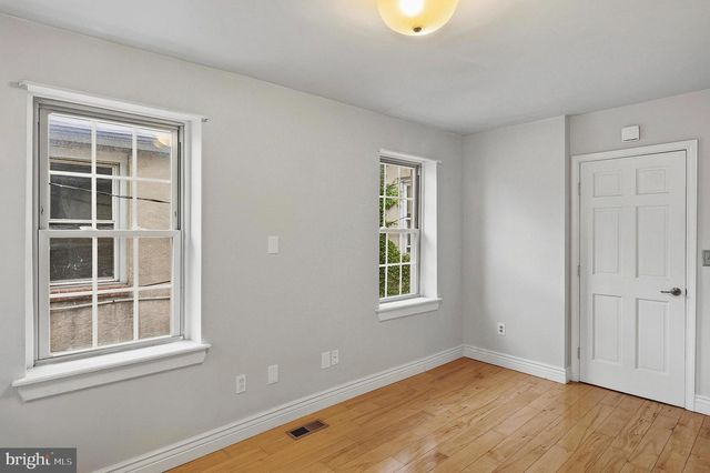 121 W HAMBURG ST, Baltimore, MD 21230