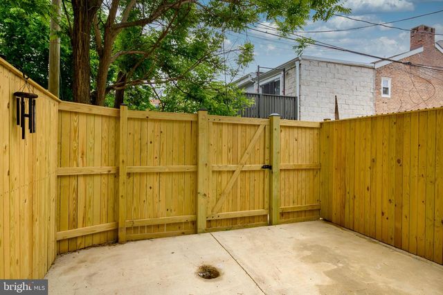 121 W HAMBURG ST, Baltimore, MD 21230
