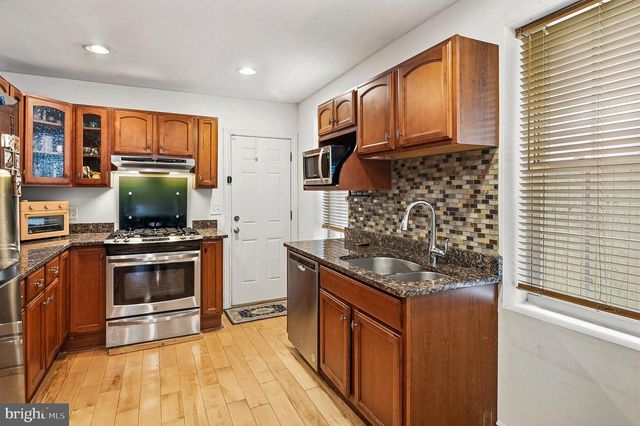 121 W HAMBURG ST, Baltimore, MD 21230