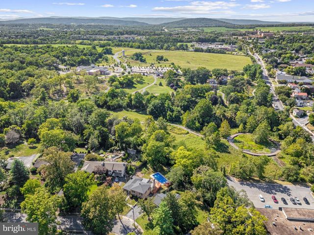 107 ROSZEL RD, Winchester, VA 22601