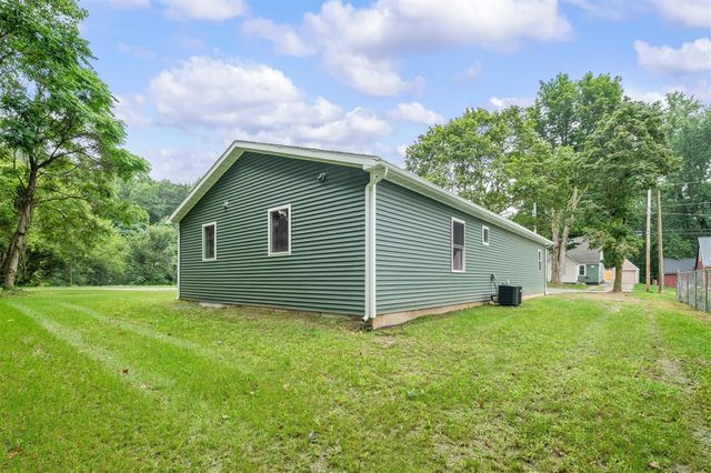584 1st Court, Niles, MI 49120