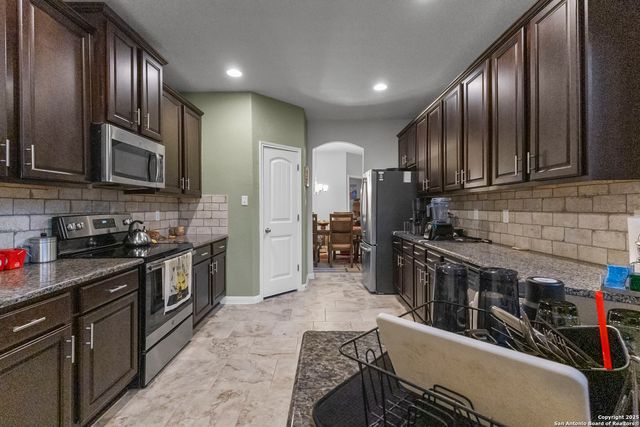 4548 Meadow Green, Schertz, TX 78108