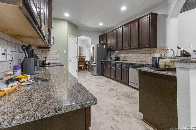 4548 Meadow Green, Schertz, TX 78108