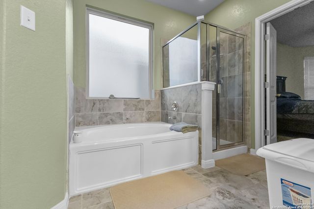 4548 Meadow Green, Schertz, TX 78108