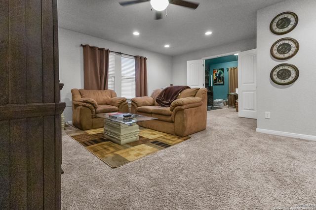 4548 Meadow Green, Schertz, TX 78108