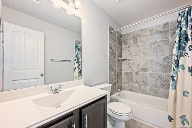 4548 Meadow Green, Schertz, TX 78108