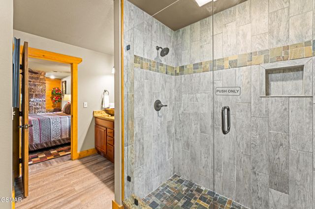 1123 Anastasia Way, Gatlinburg, TN 37738