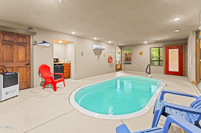 1123 Anastasia Way, Gatlinburg, TN 37738