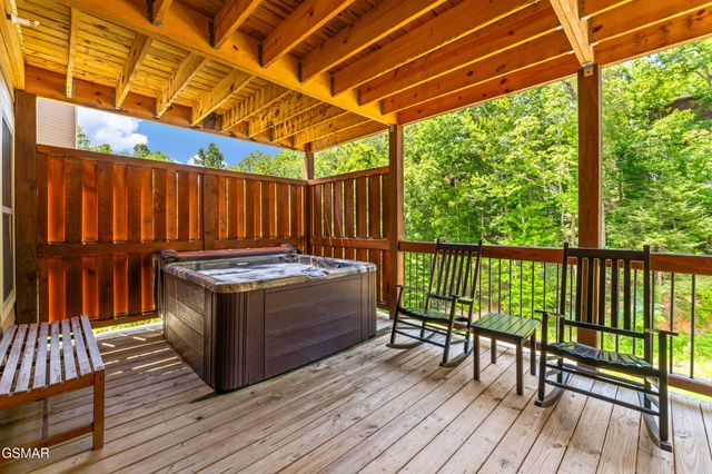 1123 Anastasia Way, Gatlinburg, TN 37738