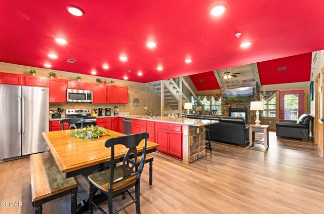 1123 Anastasia Way, Gatlinburg, TN 37738