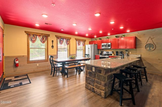 1123 Anastasia Way, Gatlinburg, TN 37738