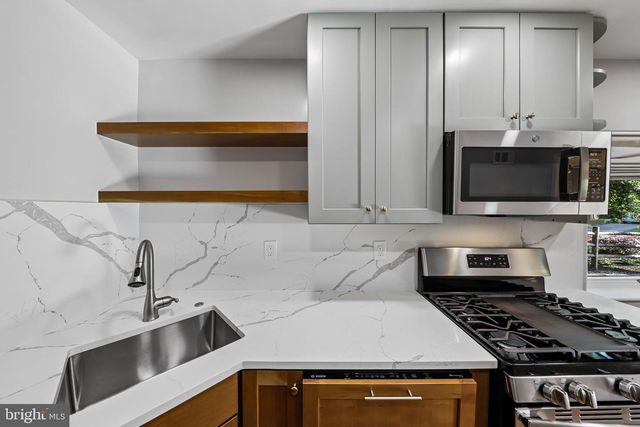 312 S FENWICK ST, Arlington, VA 22204