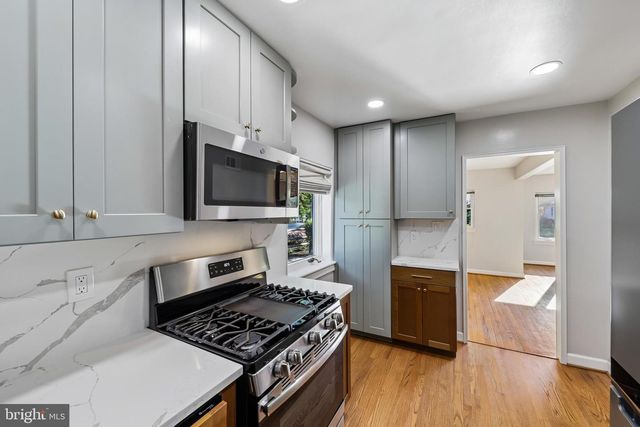 312 S FENWICK ST, Arlington, VA 22204