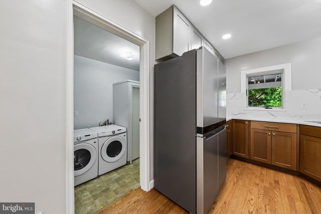 312 S FENWICK ST, Arlington, VA 22204