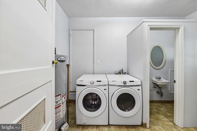 312 S FENWICK ST, Arlington, VA 22204