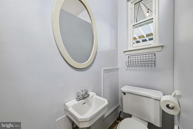 312 S FENWICK ST, Arlington, VA 22204