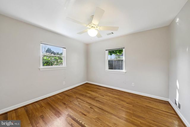 312 S FENWICK ST, Arlington, VA 22204