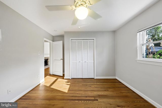 312 S FENWICK ST, Arlington, VA 22204