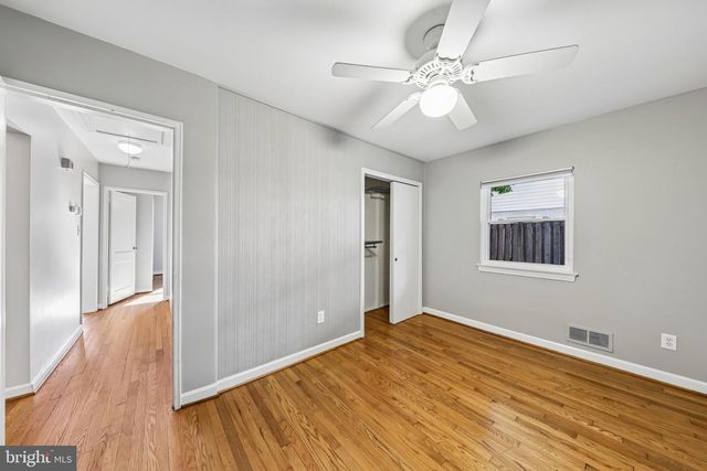 312 S FENWICK ST, Arlington, VA 22204