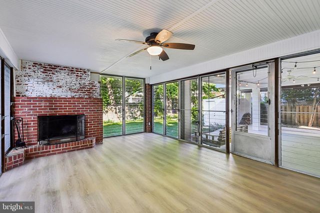 312 S FENWICK ST, Arlington, VA 22204