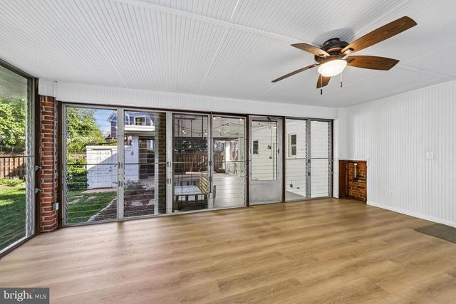 312 S FENWICK ST, Arlington, VA 22204