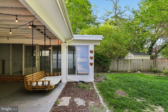 312 S FENWICK ST, Arlington, VA 22204