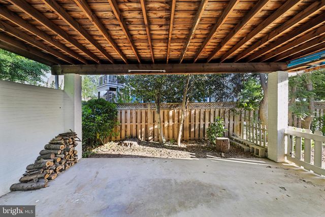 312 S FENWICK ST, Arlington, VA 22204