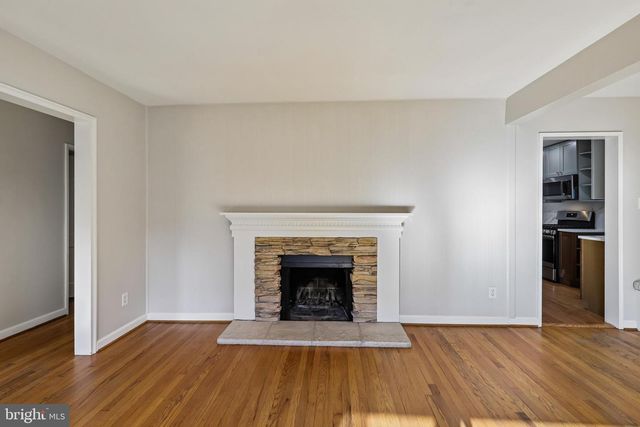 312 S FENWICK ST, Arlington, VA 22204
