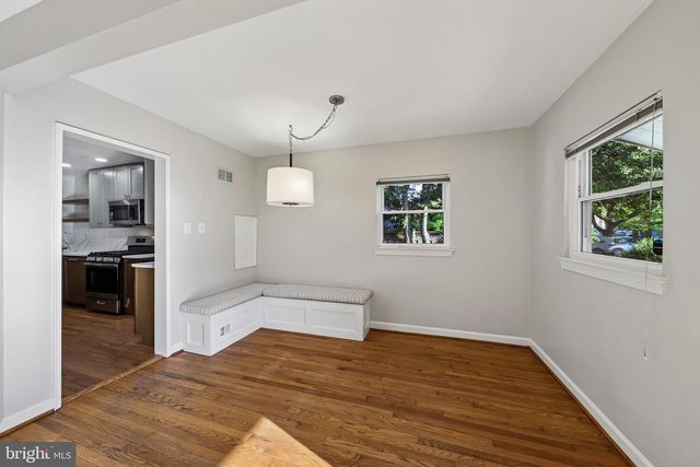 312 S FENWICK ST, Arlington, VA 22204