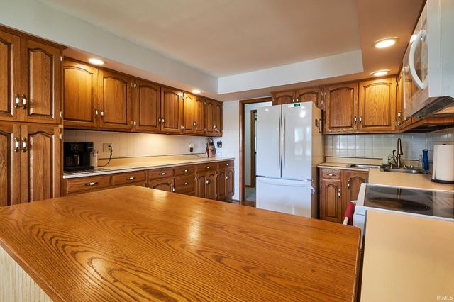 5862 N 50 East, Kokomo, IN 46901