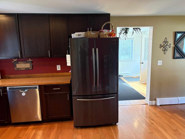 28 Doe Farm Lane, Newmarket, NH 03857