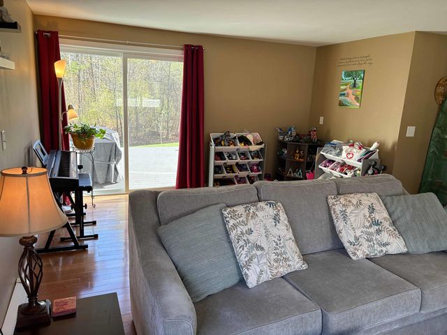 28 Doe Farm Lane, Newmarket, NH 03857