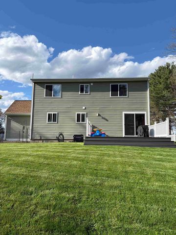 28 Doe Farm Lane, Newmarket, NH 03857