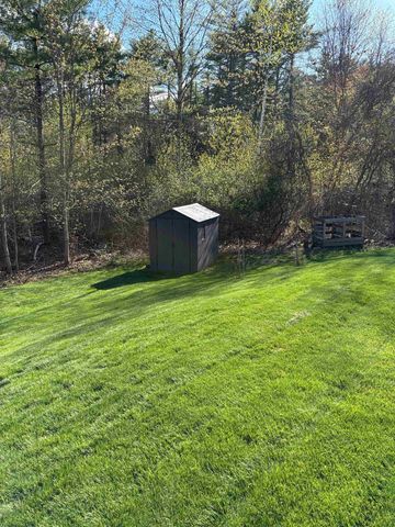 28 Doe Farm Lane, Newmarket, NH 03857
