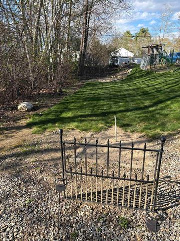 28 Doe Farm Lane, Newmarket, NH 03857