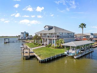 160 Tarpon Street, Bayou Vista, TX 77563