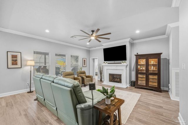 2129 Eagles Ridge Cv, Cantonment, FL 32533