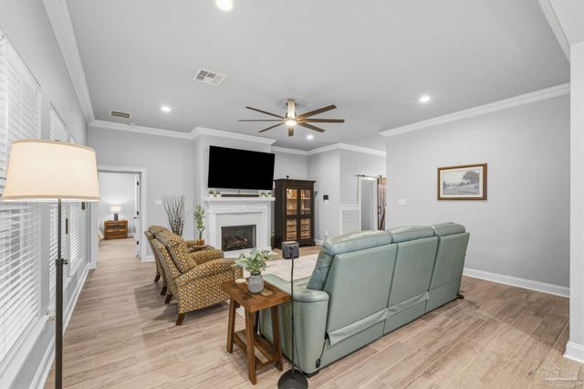 2129 Eagles Ridge Cv, Cantonment, FL 32533