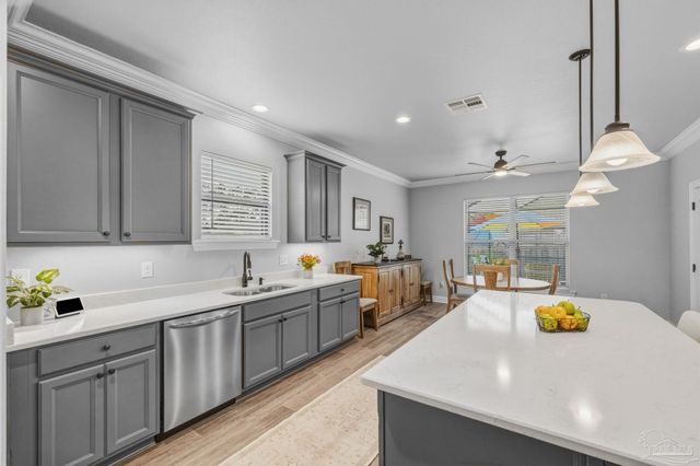 2129 Eagles Ridge Cv, Cantonment, FL 32533