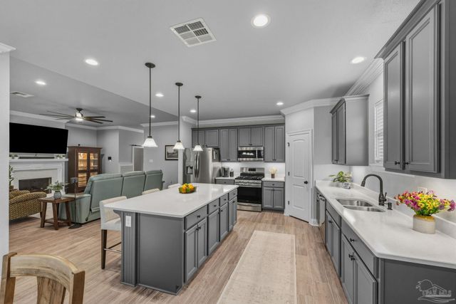 2129 Eagles Ridge Cv, Cantonment, FL 32533