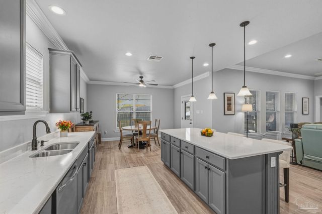 2129 Eagles Ridge Cv, Cantonment, FL 32533