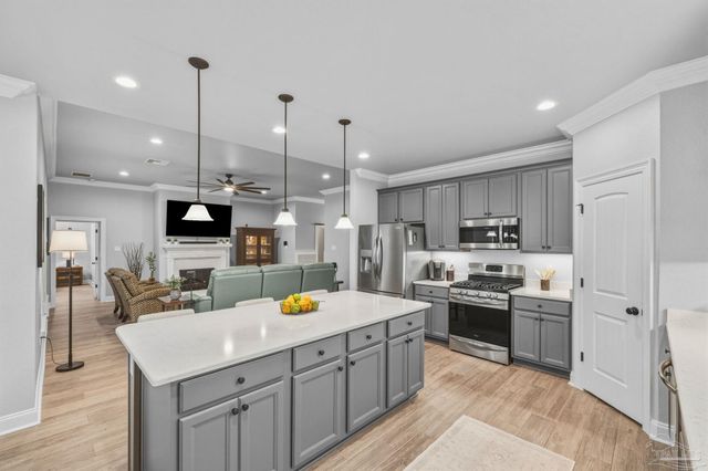 2129 Eagles Ridge Cv, Cantonment, FL 32533