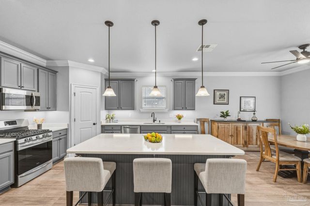 2129 Eagles Ridge Cv, Cantonment, FL 32533