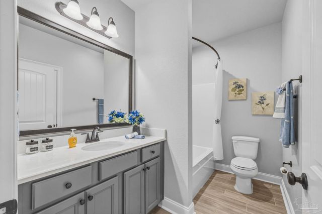 2129 Eagles Ridge Cv, Cantonment, FL 32533