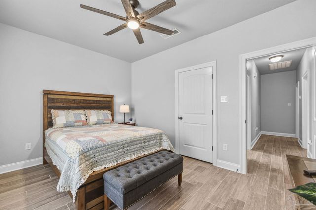 2129 Eagles Ridge Cv, Cantonment, FL 32533