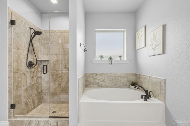 2129 Eagles Ridge Cv, Cantonment, FL 32533