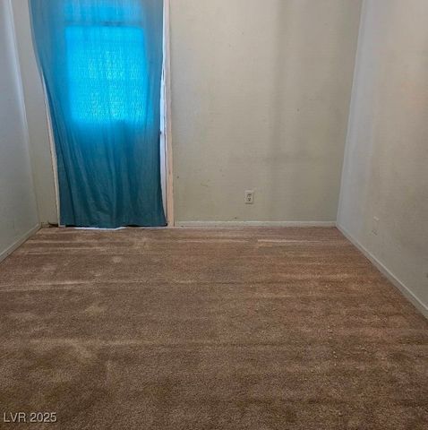 7090 Burcot Avenue B32, Las Vegas, NV 89156