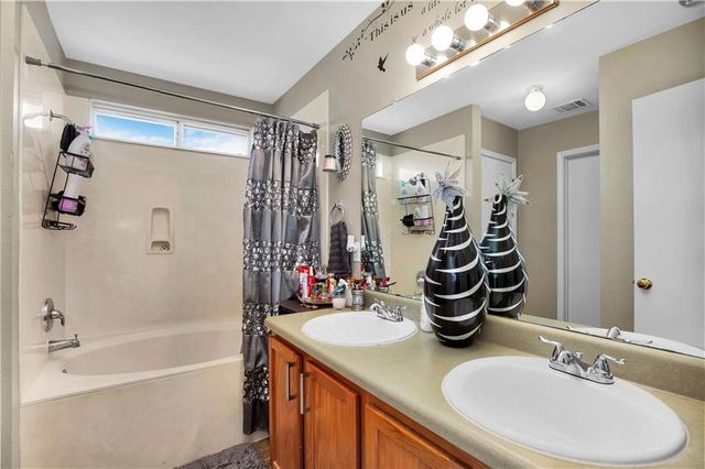 109 Brooke ST, Hutto, TX 78634