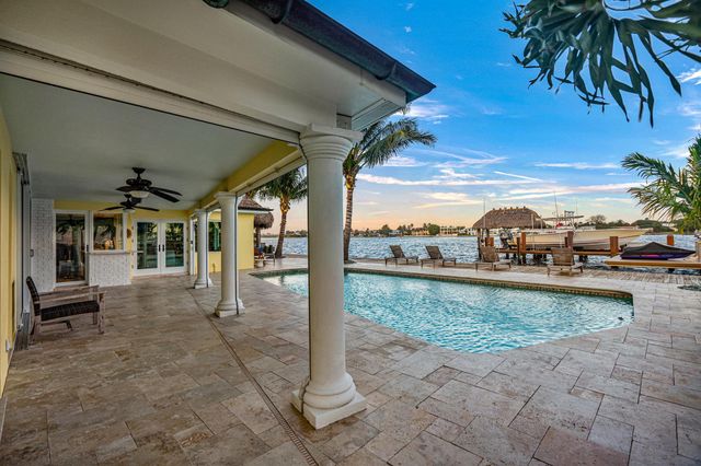 844 East Drive, Boynton Beach, FL 33435